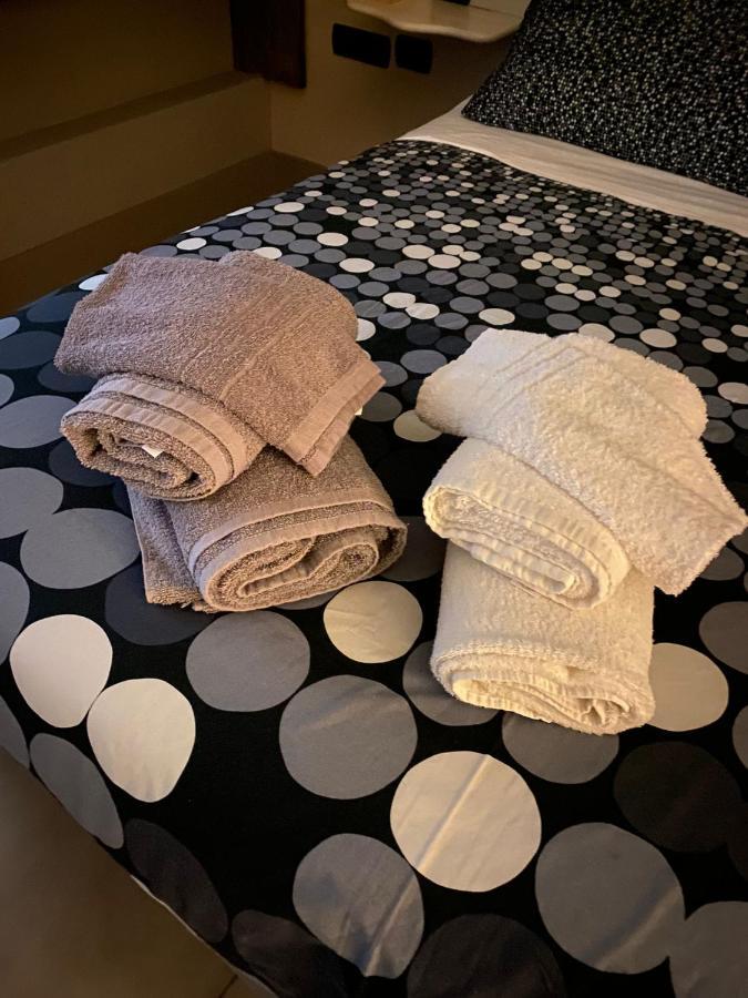 Two Sisters Suites نابولي المظهر الخارجي الصورة
