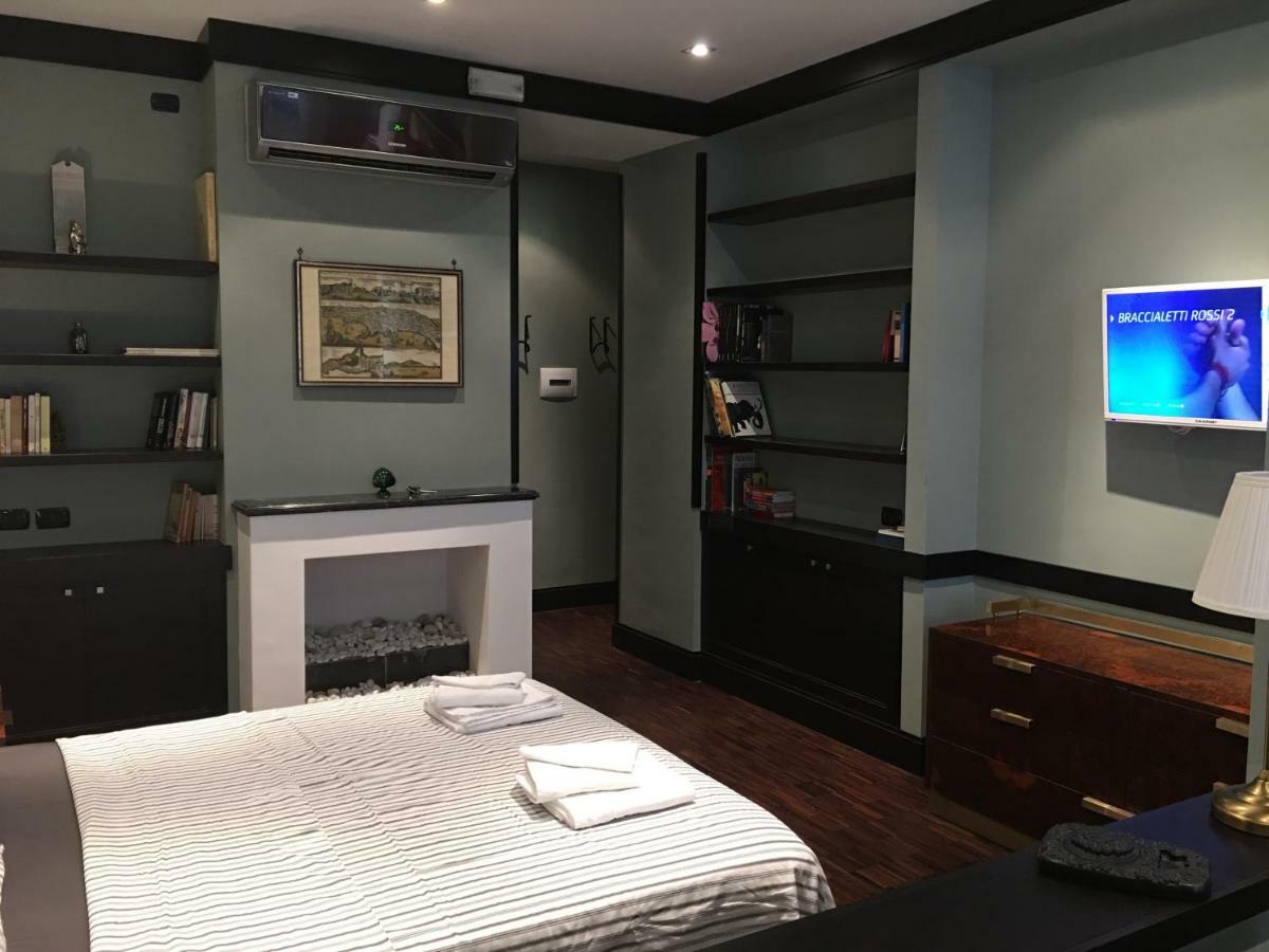 Two Sisters Suites نابولي المظهر الخارجي الصورة